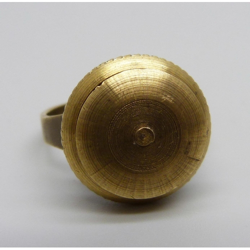 1049 - A brass poison ring with screw off top, possibly WWII period military related