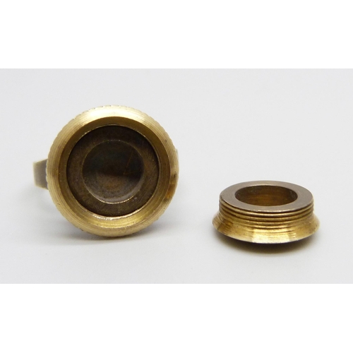 1049 - A brass poison ring with screw off top, possibly WWII period military related