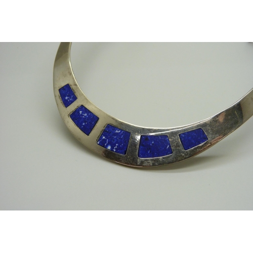 1051 - A Mexican silver torc necklace and bracelet