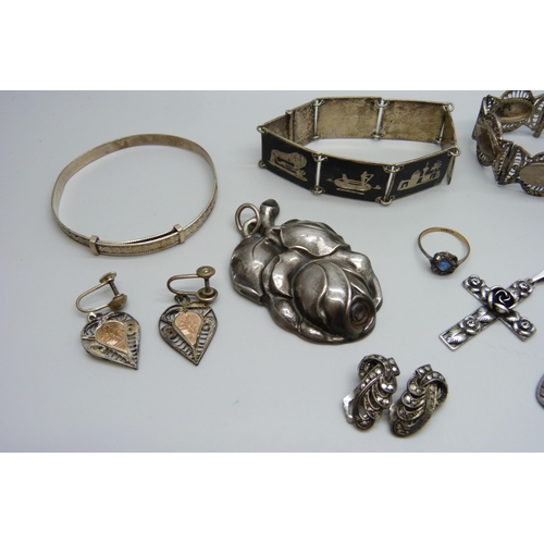 1072 - A collection of silver and white metal jewellery including a large pendant marked 800