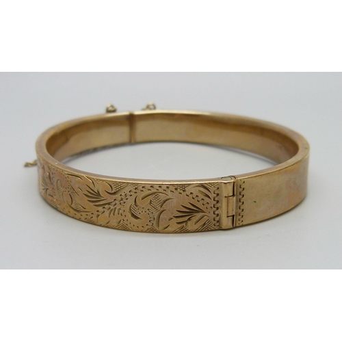 1074 - A 9ct gold bangle, 12.2g