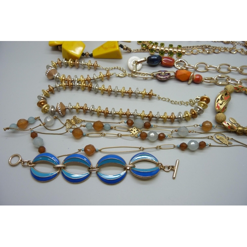 1112 - A collection of gold-tone necklets and bracelets