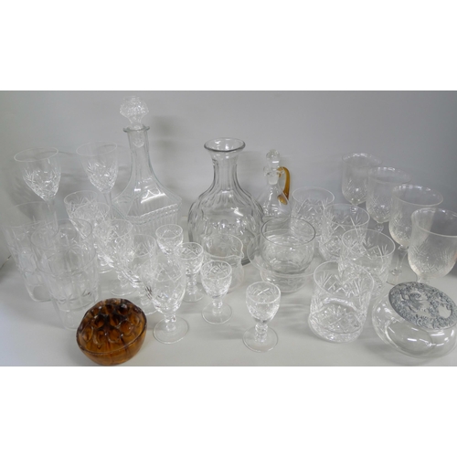 1154 - Two boxes of mixed crystal and glass **PLEASE NOTE THIS LOT IS NOT ELIGIBLE FOR IN-HOUSE POSTING AND... 