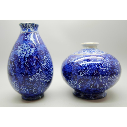 636 - Two Shelley vases, tallest 11.5cm