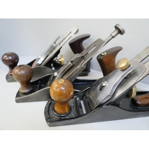 697 - Six woodworking planes including one Stanley and one dual blade