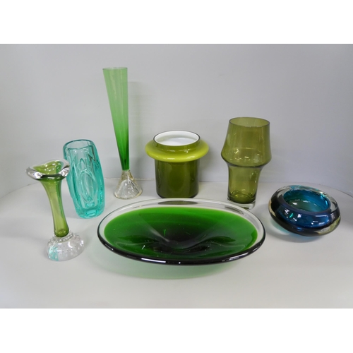 770 - A collection of coloured glass including cased glass, etc. **PLEASE NOTE THIS LOT IS NOT ELIGIBLE FO... 