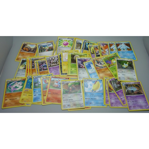 825 - 50 vintage Pokémon cards