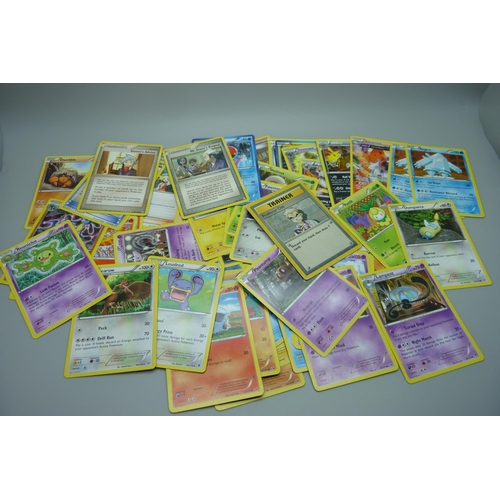 825 - 50 vintage Pokémon cards