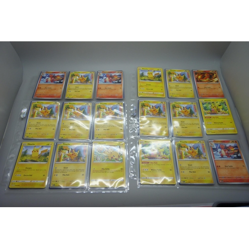 827 - A collection of Pokémon cards