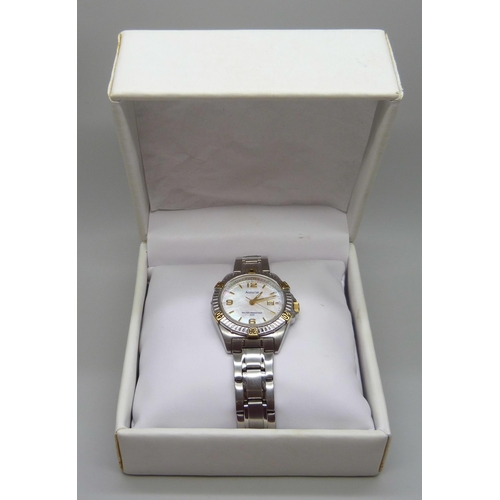 831 - A lady's Accurist wristwatch with mother of pearl dial