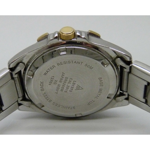 831 - A lady's Accurist wristwatch with mother of pearl dial