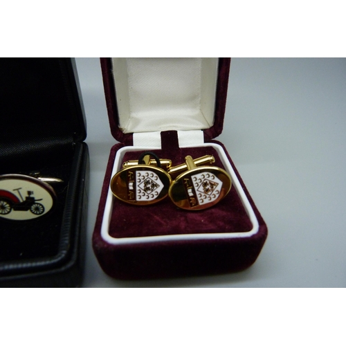 846 - Two pairs of cufflinks including a Nottingham High School pair