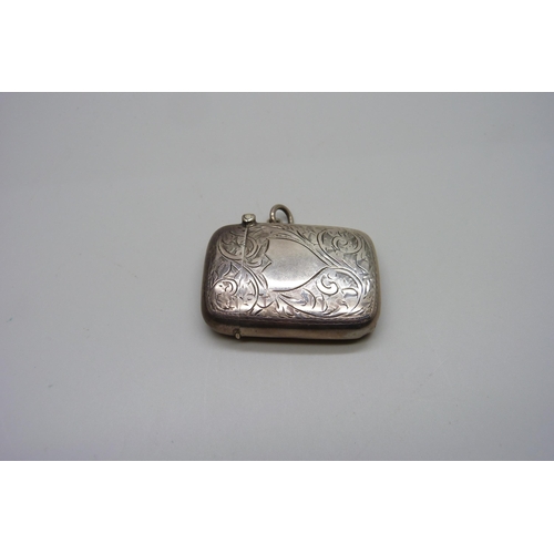 875 - A silver vesta case, Birmingham 1918