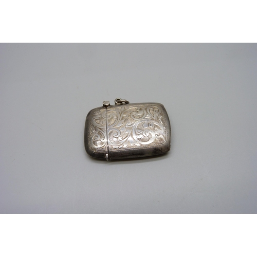 876 - A silver vesta case