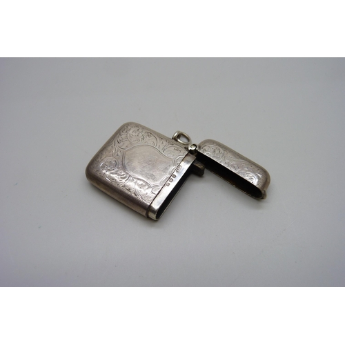 879 - A silver vesta case, Birmingham 1919