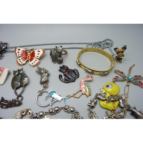 911 - A collection of animal related costume jewellery