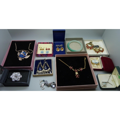 918 - A collection of jewellery including Dyberg Kern and Pilgrim