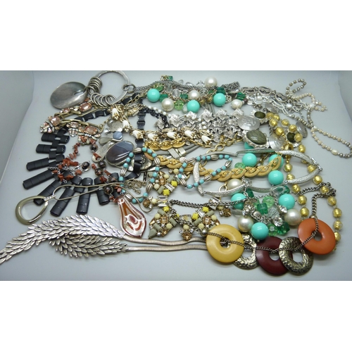 930 - A collection of designer costume jewellery including Rada (Italy), Jewelcraft, J. Crew, Pasha, Phili... 