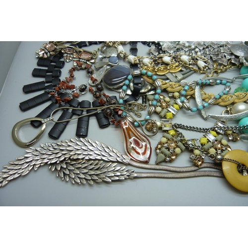 930 - A collection of designer costume jewellery including Rada (Italy), Jewelcraft, J. Crew, Pasha, Phili... 