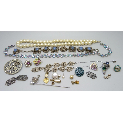 948 - A collection of vintage jewellery