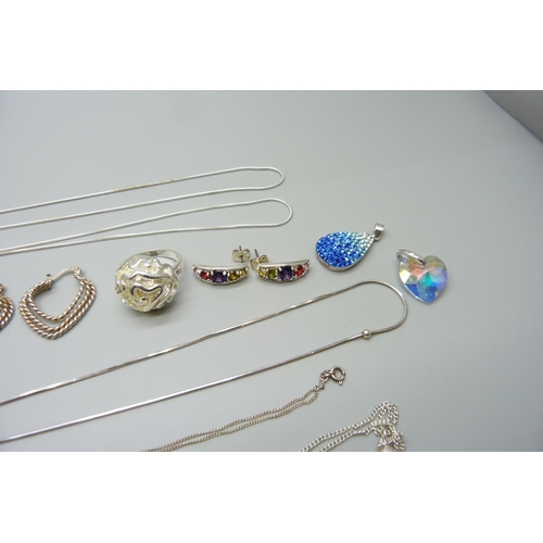 949 - A collection of silver, white metal and plated jewellery