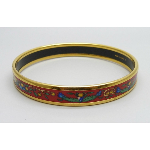 956 - A Hermès Paris enamelled bangle, made in Austria, 67mm inner diameter