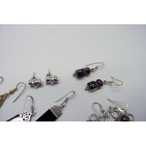 959 - Four pairs of silver earrings and one other larger pair of earrings