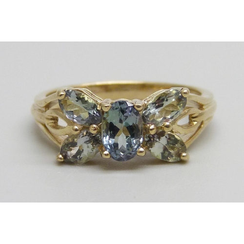 962 - A 9ct gold stone set ring, 3.2g, N