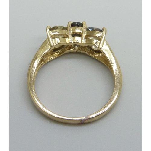 962 - A 9ct gold stone set ring, 3.2g, N