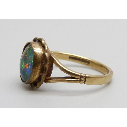 964 - A 9ct gold and opal triplet ring, 2.1g, L/M