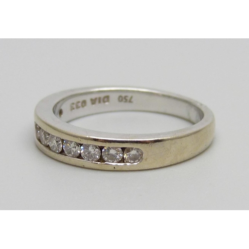 968 - An 18ct gold and ten stone diamond ring, 3.5g, J, 0.33ct diamond weight