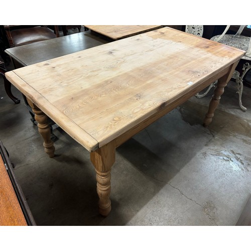 238 - A Victorian pine farmhouse kitchen table