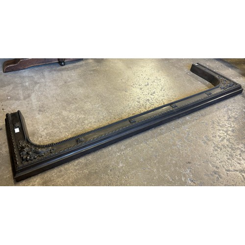 246 - A Victorian style cast iron Fender