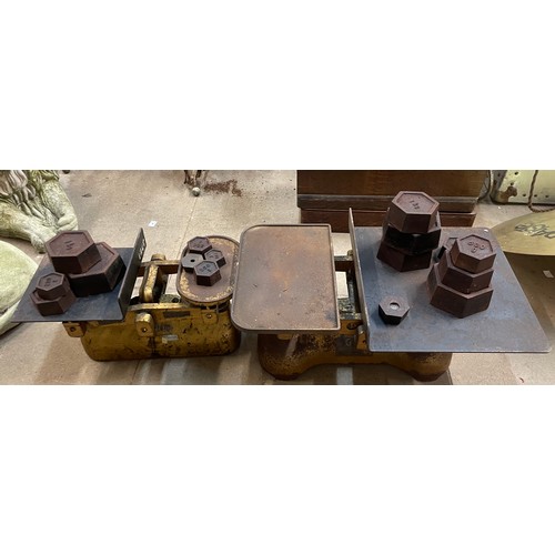 261A - A set of G.P.O. SC 9MK 11 weighing scales with weights and another G.P.O. weighing scale with weight... 