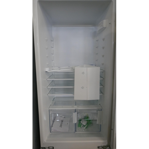 4002 - AEG H1772xW546xD549 Integrated 70/30 Fridge Freezer  (458-130) *This lot is subject to Vat