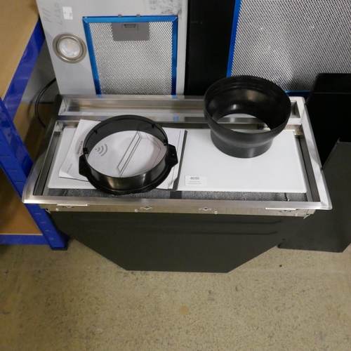 4030 - 3x Mixed Extractors and Two Ducting Kits  (458-120-123) *This lot is subject to Vat