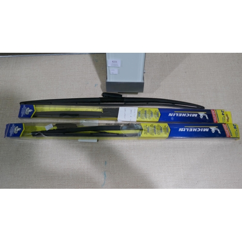 6221 - 2x Mixed Michelin Stealth WiperBlades And Artika Glacier Light   - This lot requires a UK adapter (3... 