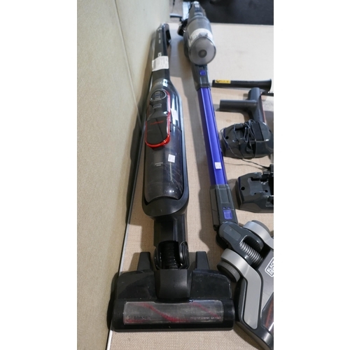 6034 - Bosch Athlet Stick Vacuum Cleaner, Black & Decker Stick Vacuum Cleaner with charger  - This lot requ... 