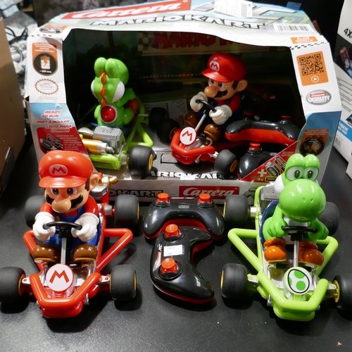 6330 - 2 x Mario Karts 2 pack (334-404,405) *This lot is subject to Vat