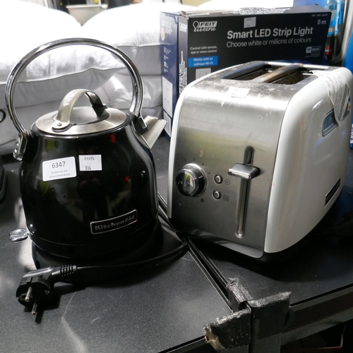 6347 - KitchenAid Classic Kettle & Toaster ( Requires Attention) - This lot requires UK adapters (334-8,9) ... 