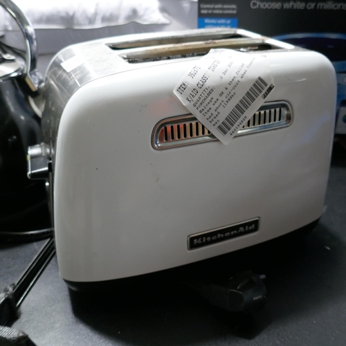 6347 - KitchenAid Classic Kettle & Toaster ( Requires Attention) - This lot requires UK adapters (334-8,9) ... 