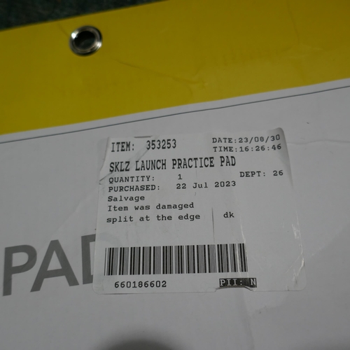 6359 - Sklz Launch Golf Practice Pad  (334-11) *This lot is subject to Vat