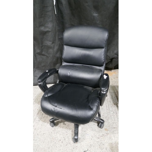 6366 - La-Z-Boy Air Exec Chair   - This lot requires a UK adapter (334-90) *This lot is subject to Vat