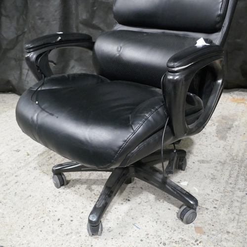 6366 - La-Z-Boy Air Exec Chair   - This lot requires a UK adapter (334-90) *This lot is subject to Vat