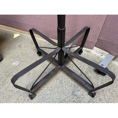 3225 - A metal industrial coat hanger