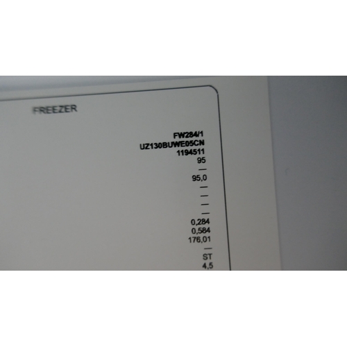 4156 - CDA Under Counter Freezer H818xW596xD550 - Model no -FW284 (458-184) *This lot is subject to Vat