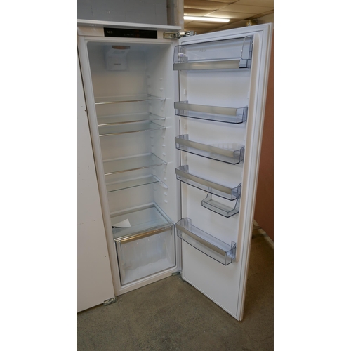 4180 - AEG Integrated Tower Fridge H1769xW556xD549 - Model no -SKE818E1DC (458-194) *This lot is subject to... 