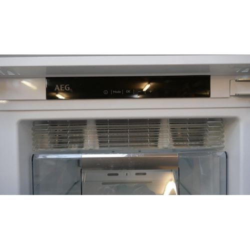 4181 - AEG Integrated Tower Freezer (Frost Free)  H1769xW556xD549 - Model no -ABK818E6NC (458-195) *This lo... 