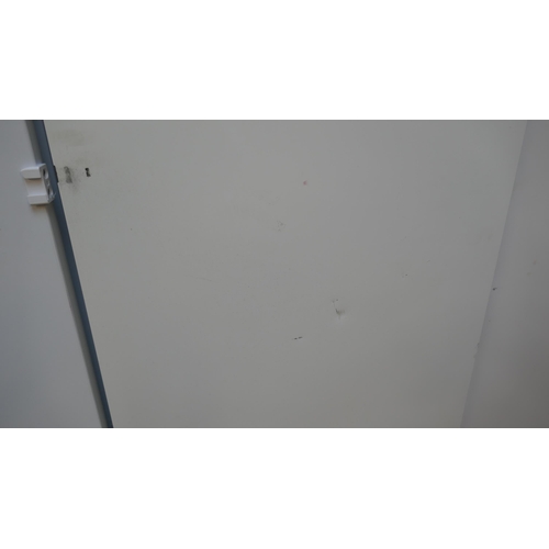 4182 - Electrolux 60/40 Fridge Freezer (Used) (458-213) *This lot is subject to Vat