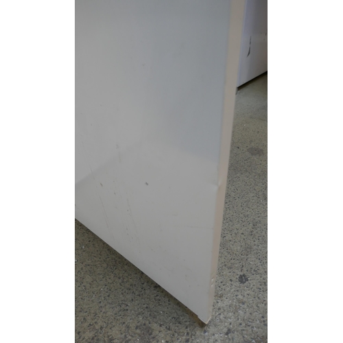 4182 - Electrolux 60/40 Fridge Freezer (Used) (458-213) *This lot is subject to Vat